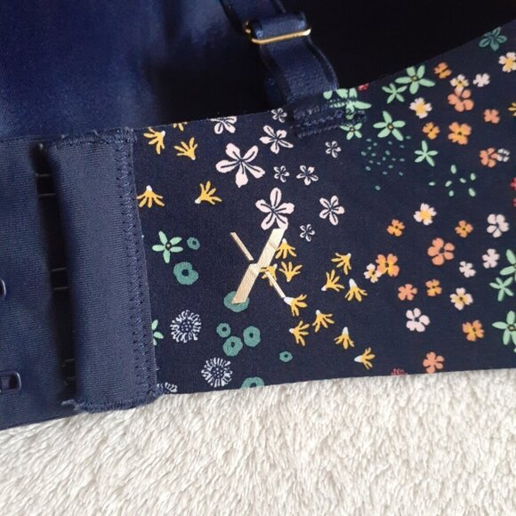 Knix Women's Size 7 Navy Floral WingWoman Contour Wireless Lightly Padded Bra - Picture 4 of 7